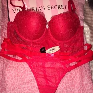 Victoria’s Secret Red balconet 32C bra set